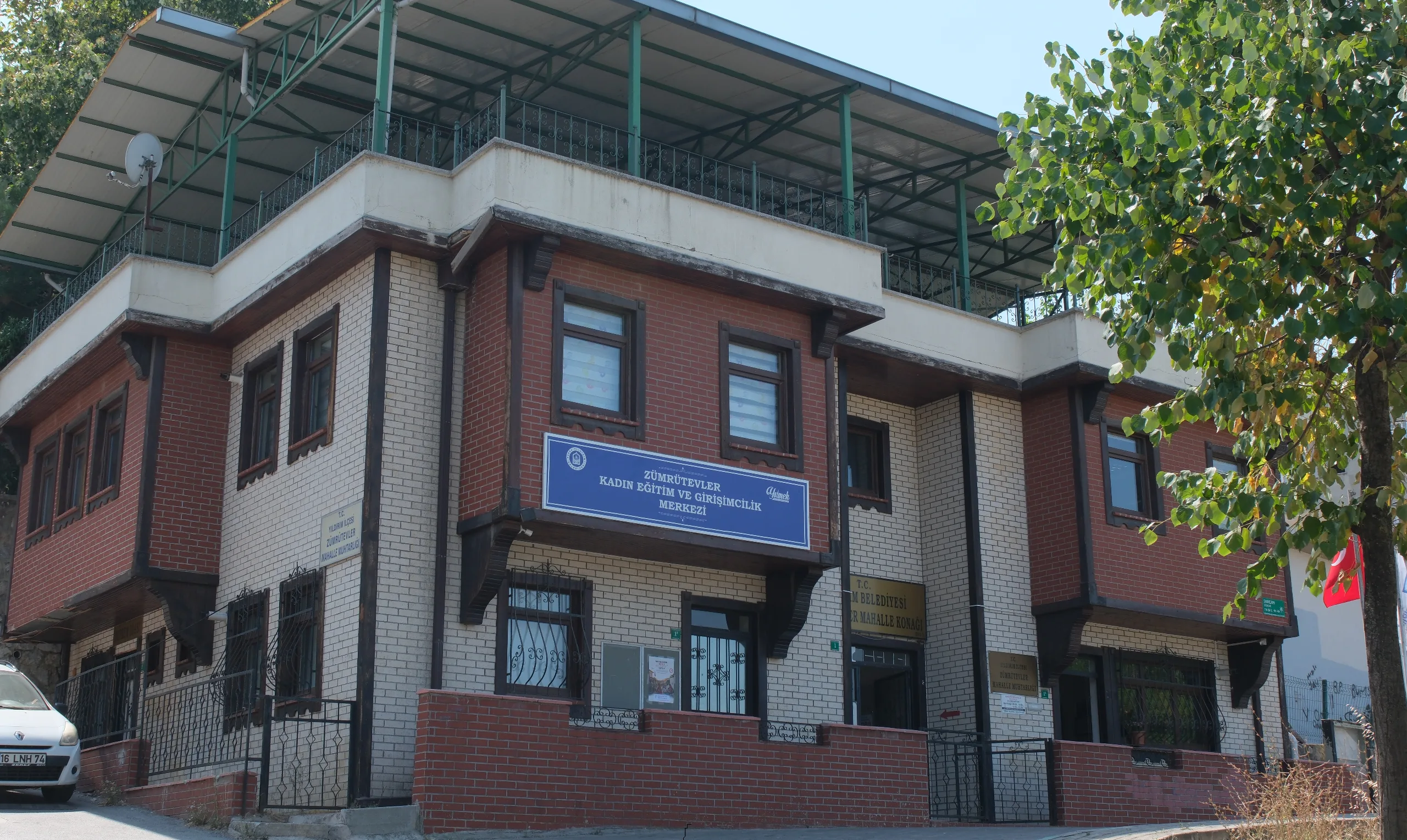 Zümrütevler Mahalle Konağı